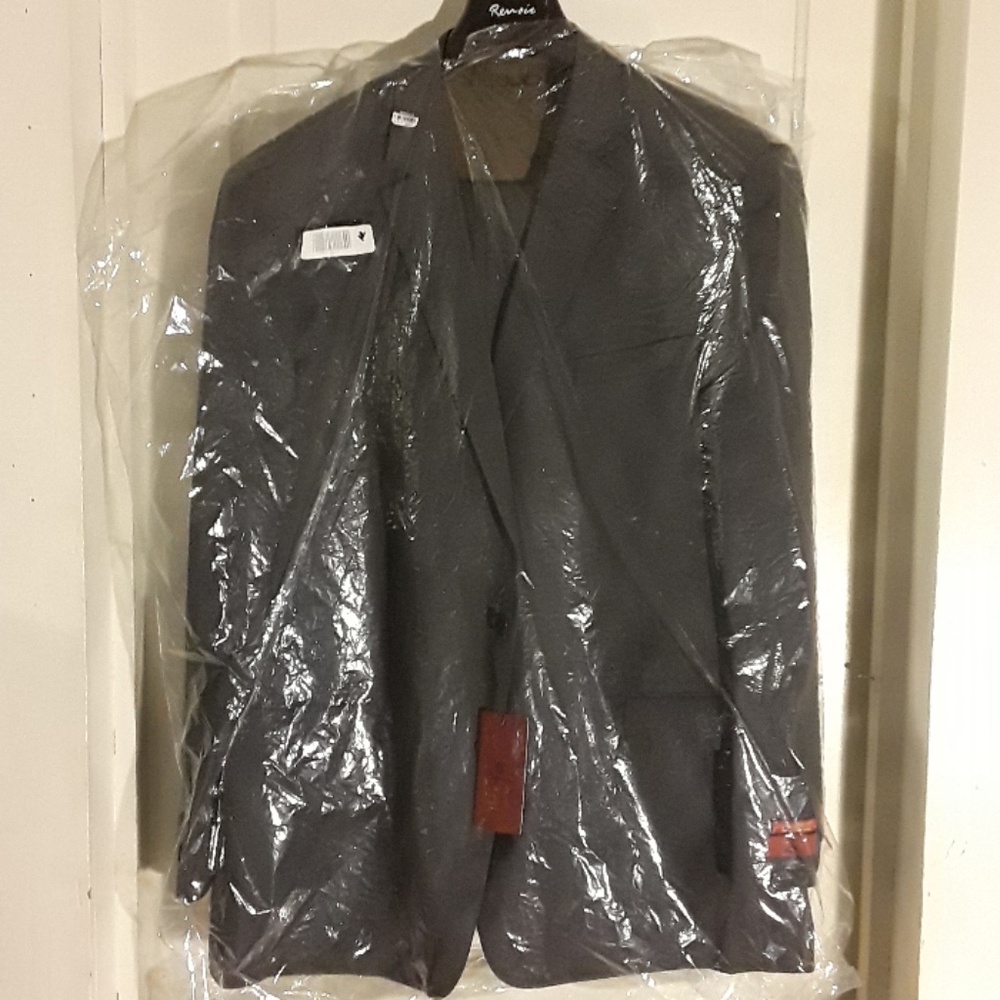 Renoir mens classic  3 piece suit